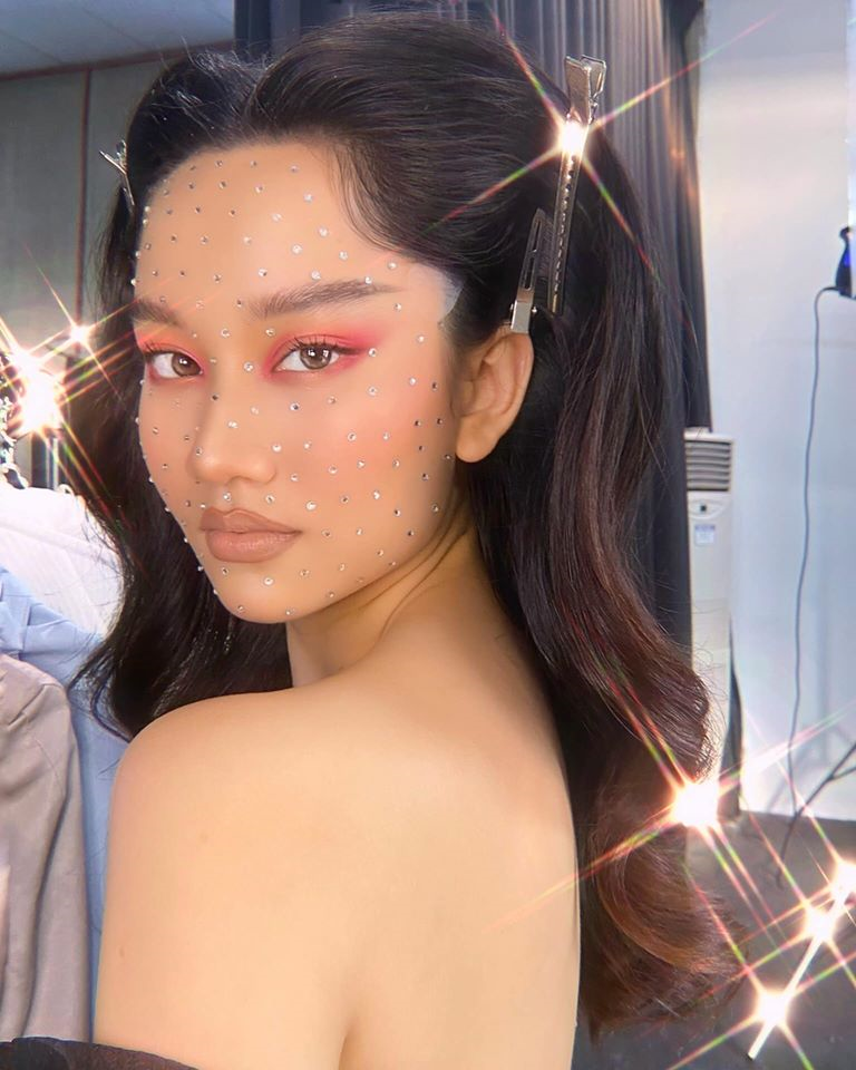 Bộ ảnh gợi cảm táo bạo gây bất ngờ của thiếu nữ Hà Lan 'Mắt biếc' ảnh 3