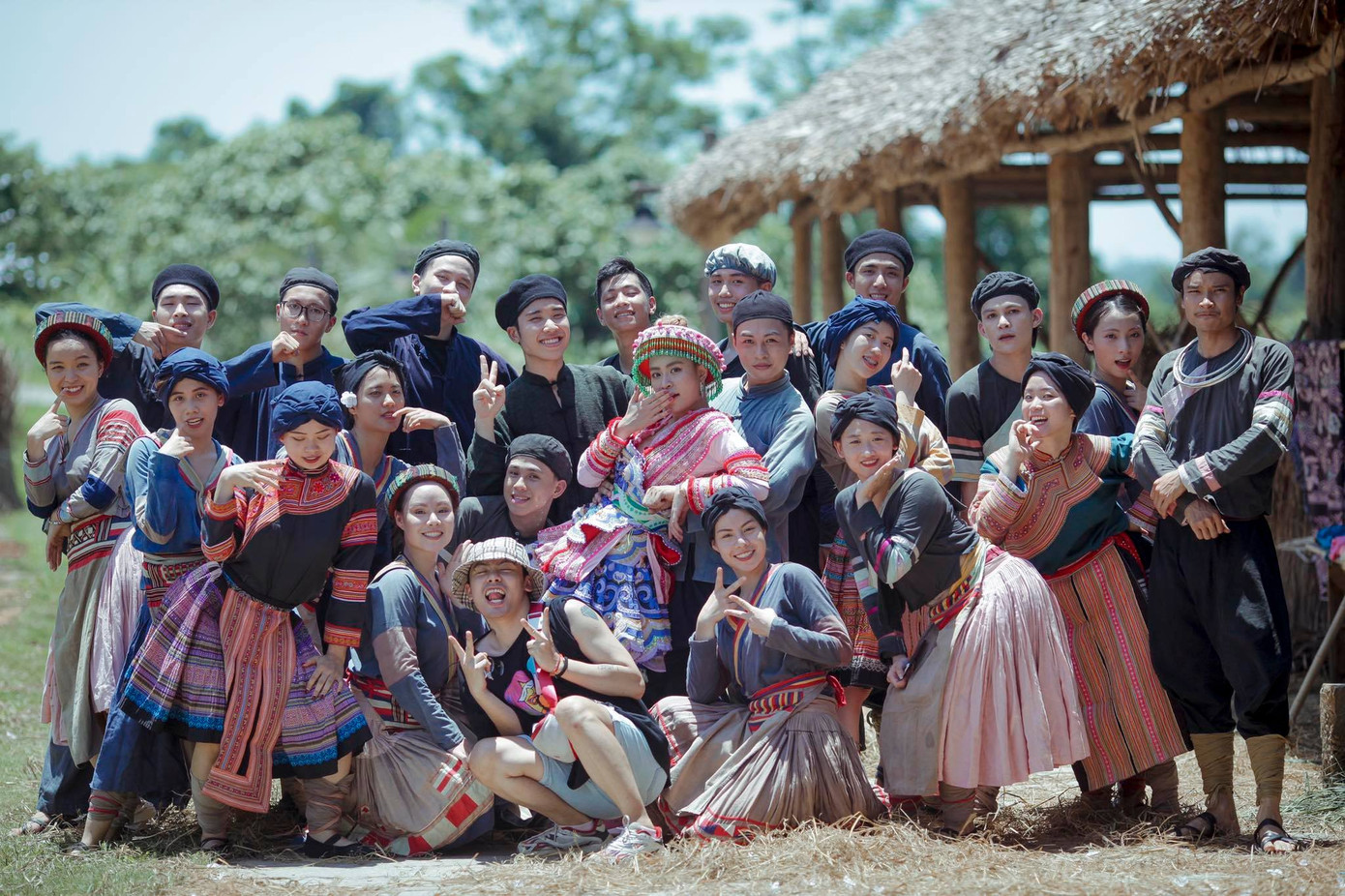 Nhóm nhảy Việt được Dua Lipa hết lời khen ngợi từng gây 'bão' sân khấu Asia's Got Talent ảnh 4