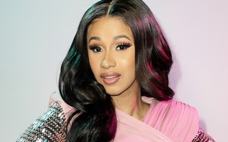 Cardi B thiết lập kỷ lục mới trên Billboard Hot 100 khiến các nữ rapper khác “nóng mặt” ảnh 3