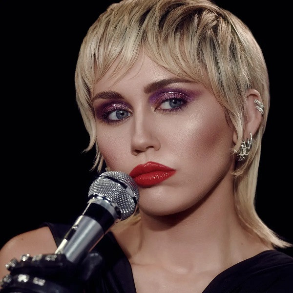 Miley Cyrus sẽ trở thành “gà cưng” hay lại bị hắt hủi khi về chung nhà với BTS và Adele? ảnh 2