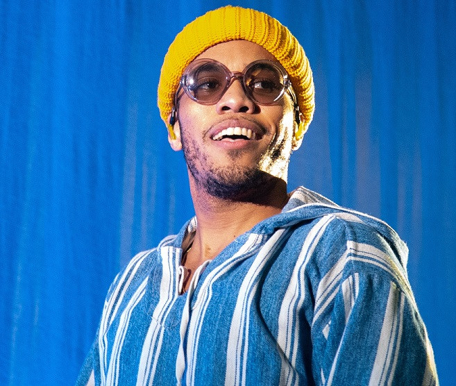 Bruno Mars kết hợp với chủ nhân kèn vàng Grammy, fan xem ảnh cứ ngỡ The Weeknd? ảnh 2