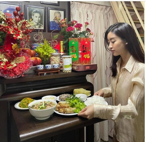 Những dự định của “sao” Việt trong đêm Giao thừa: Người đón Tết nơi xứ người, kẻ “chờ đón” những điều mới mẻ ảnh 10