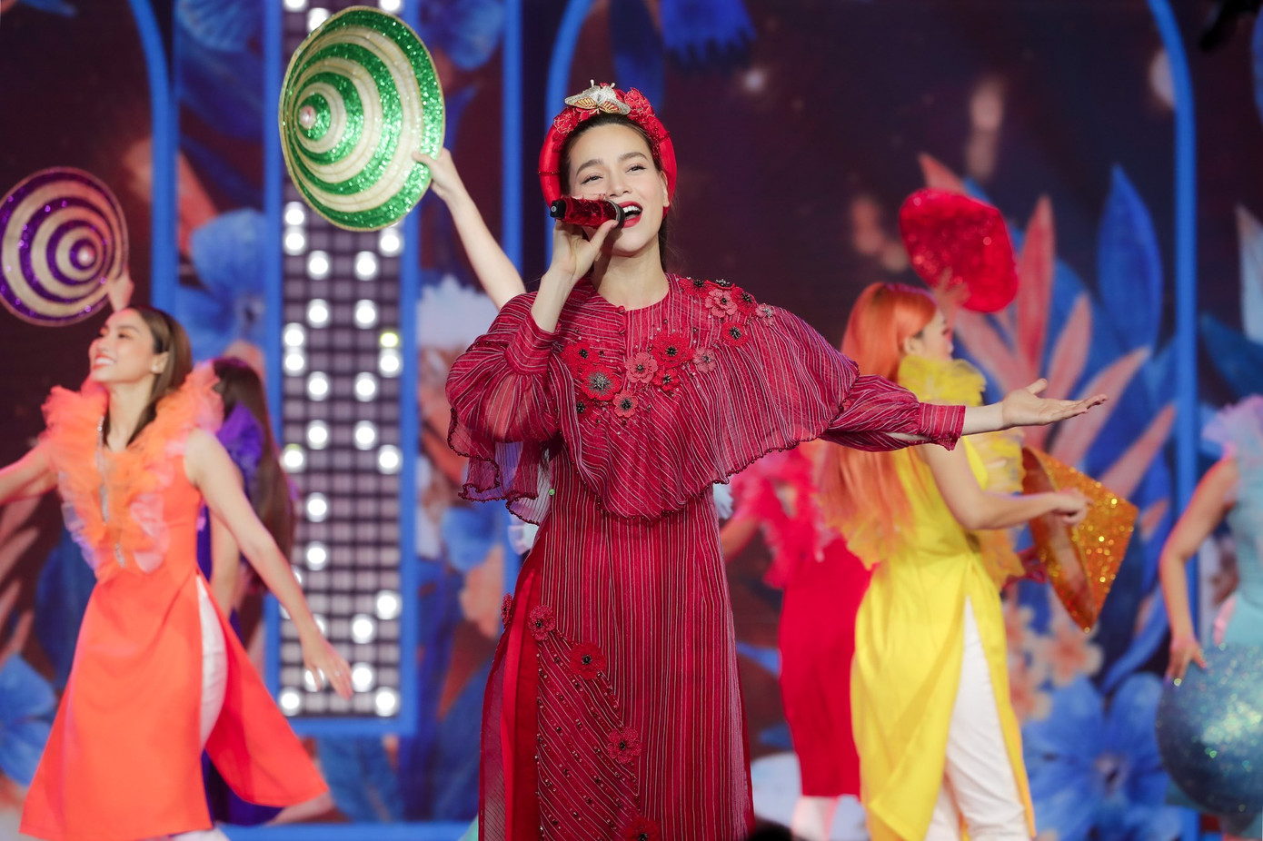 Những dự định của “sao” Việt trong đêm Giao thừa: Người đón Tết nơi xứ người, kẻ “chờ đón” những điều mới mẻ ảnh 12