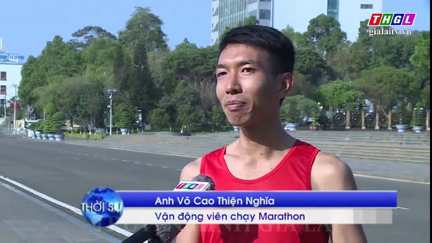 Cung đường Tiền Phong Marathon rợp cờ đỏ sao vàng và thanh âm cồng chiêng đại ngàn ảnh 11
