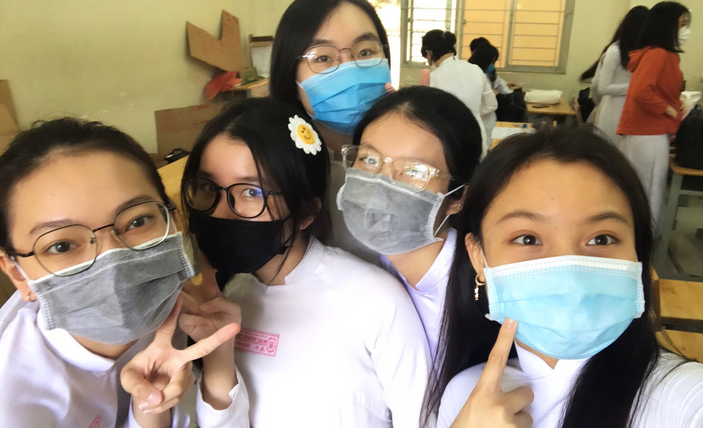 TP.HCM: 1,7 triệu học sinh quay lại trường học, chính thức chấm dứt “học kỳ online“ ảnh 7