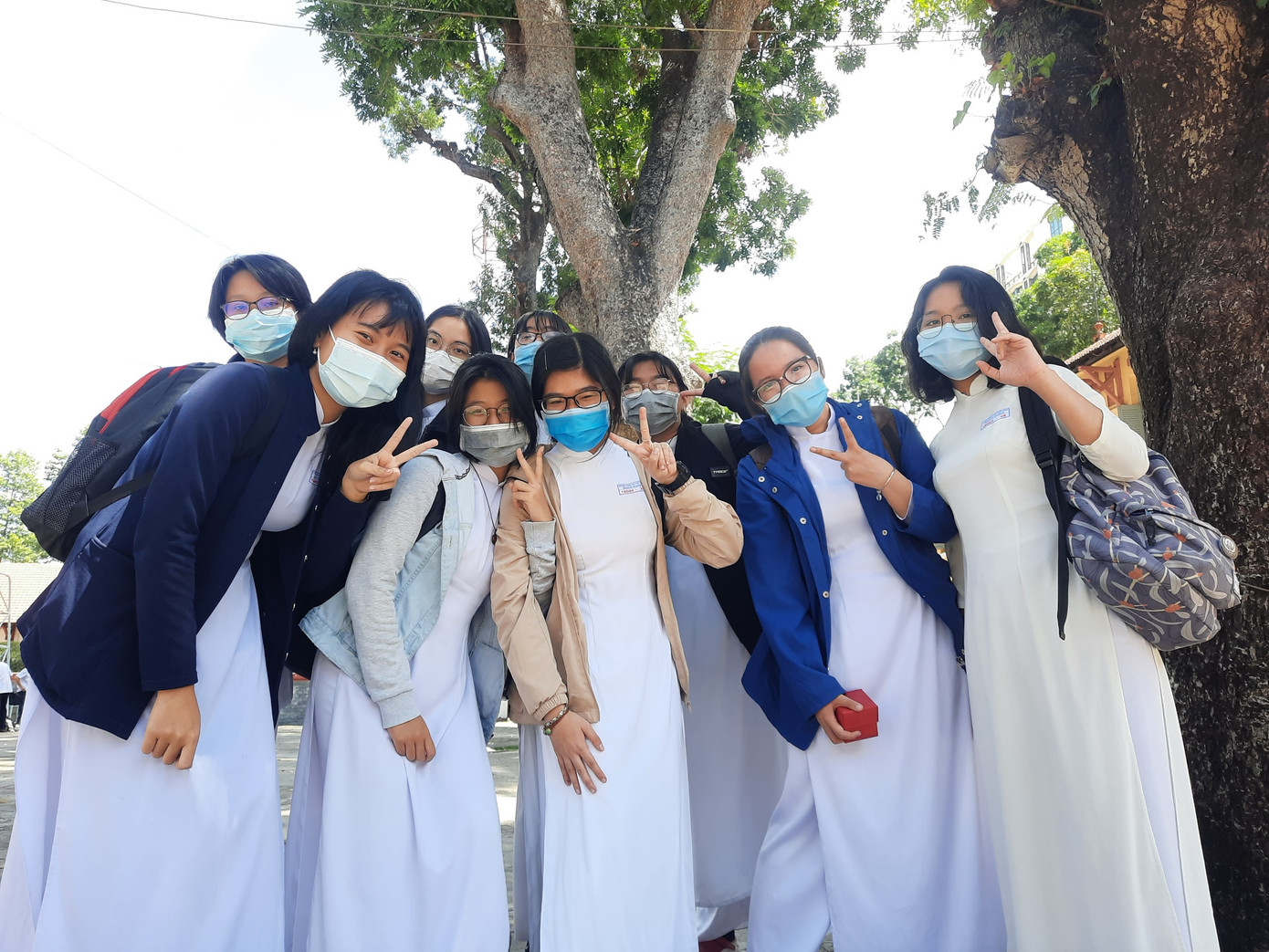 TP.HCM: 1,7 triệu học sinh quay lại trường học, chính thức chấm dứt “học kỳ online“ ảnh 1