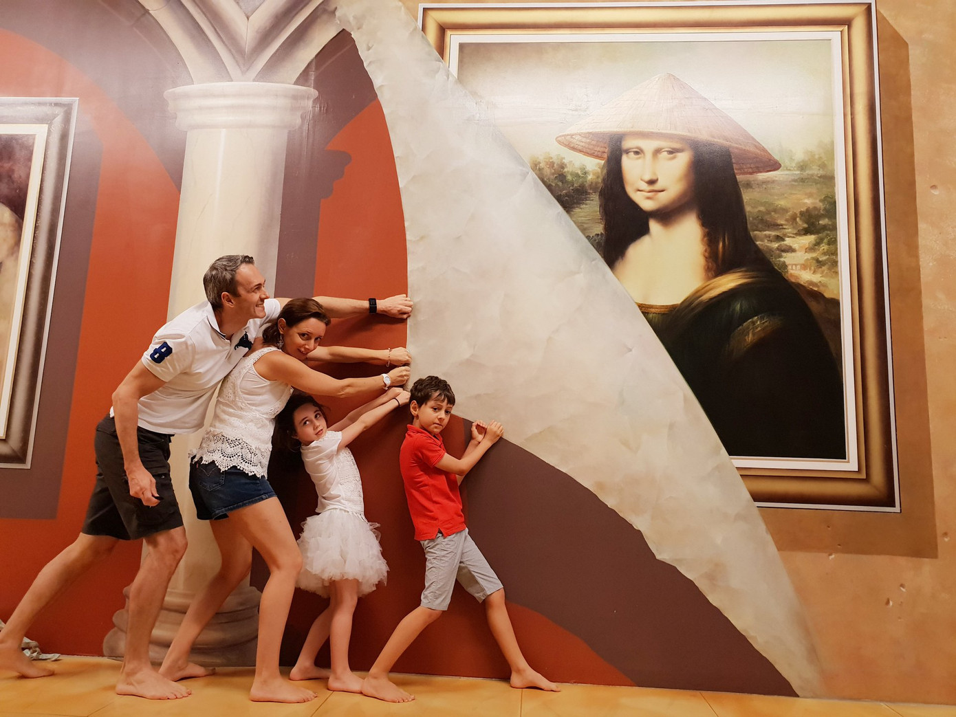 Bảo tàng tranh 3D lớn nhất Sài Gòn: “Sống ảo” vừa đẹp vừa độc lạ, nhất định không thể bỏ qua! ảnh 3