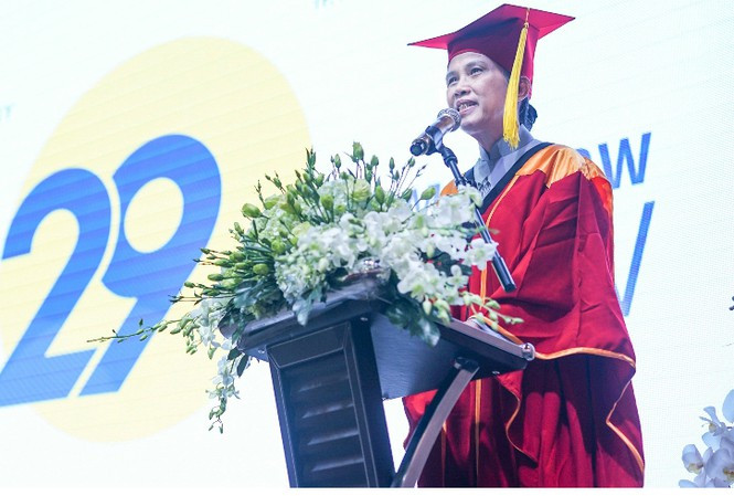 UBND TPHCM là bị đơn trong vụ kiện Trường Đại học Hoa Sen ảnh 1