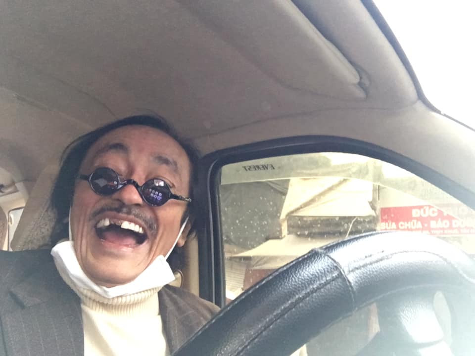 Nghệ sĩ Giang Còi đi mua thuốc bất ngờ được mừng tuổi số tiền gấp 5 lần ảnh 1