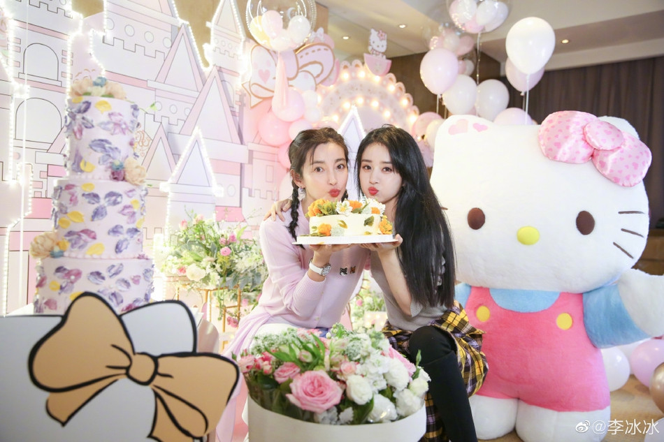 Lý Băng Băng tươi trẻ như thiếu nữ dù đón sinh nhật tuổi 48 ảnh 3