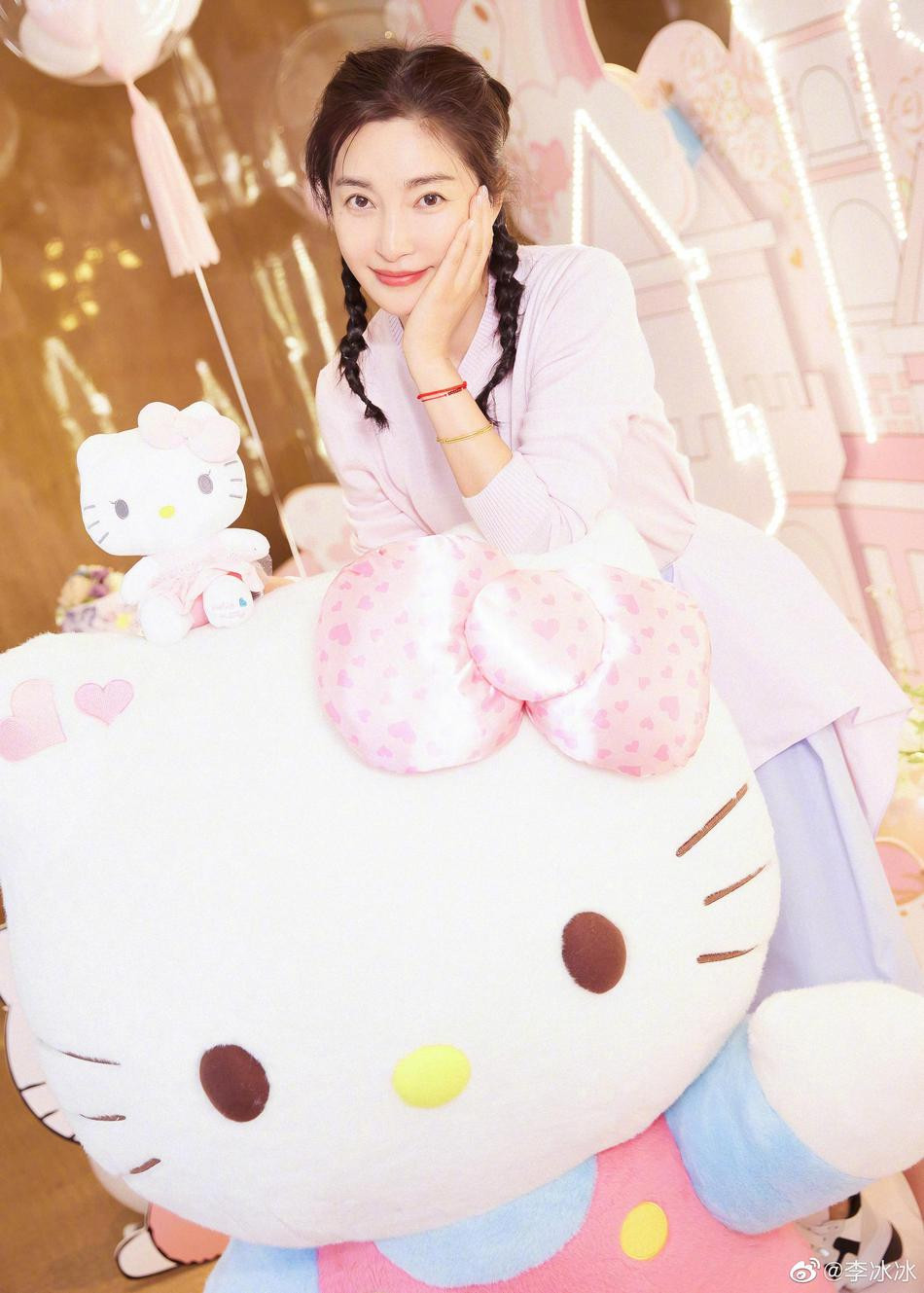 Lý Băng Băng tươi trẻ như thiếu nữ dù đón sinh nhật tuổi 48 ảnh 4