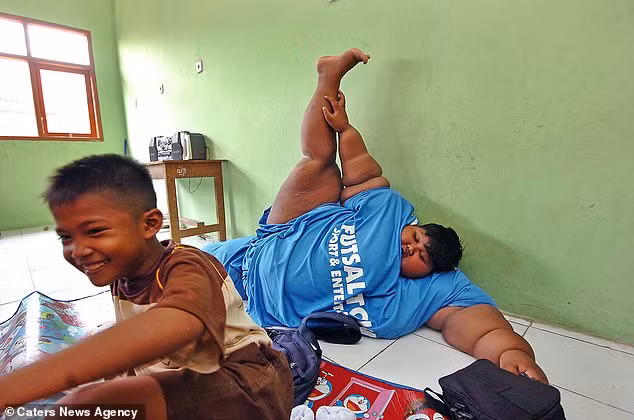 Đứa trẻ béo nhất thế giới với 190kg giảm cân ngoạn mục ảnh 2