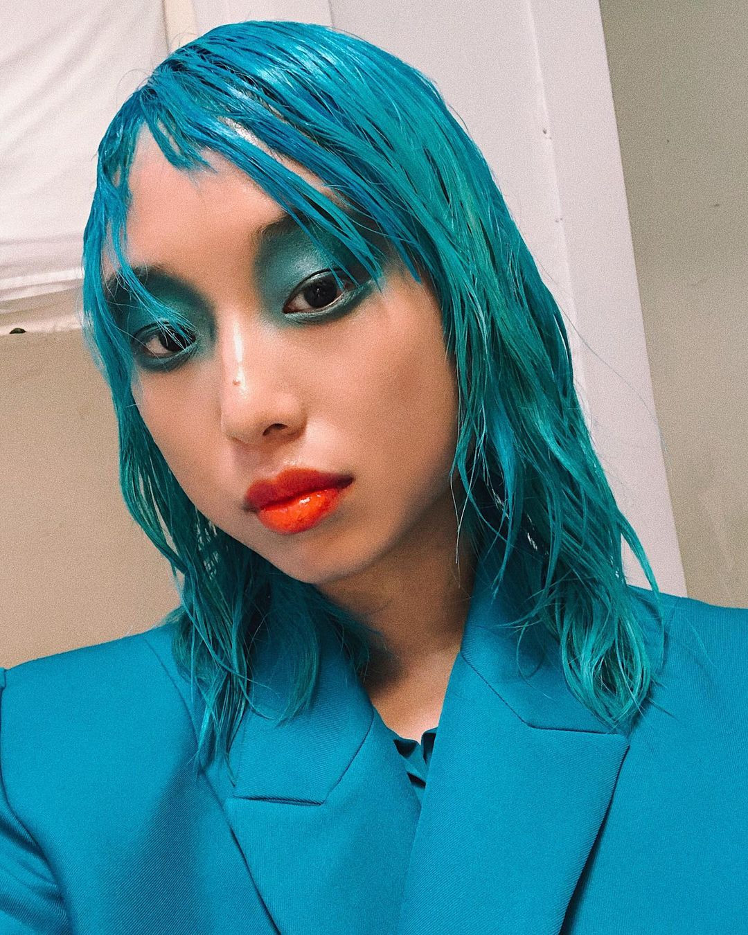 Sắc vóc của người mẫu 27 tuổi vừa trở thành tổng biên tập Vogue trẻ nhất ảnh 2