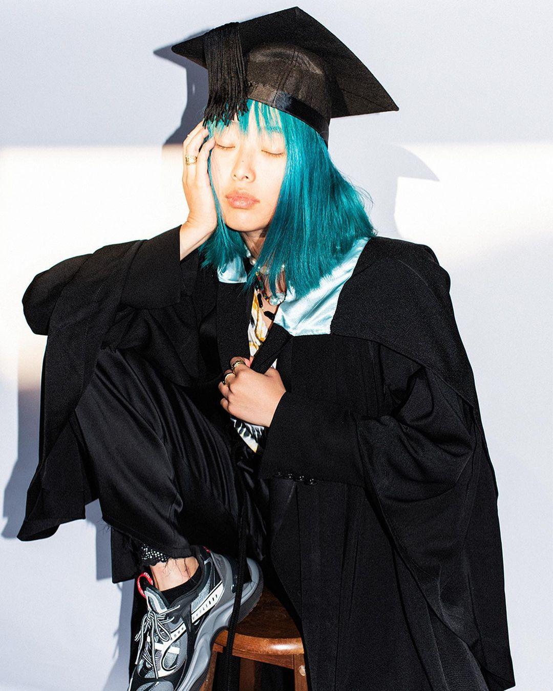 Sắc vóc của người mẫu 27 tuổi vừa trở thành tổng biên tập Vogue trẻ nhất ảnh 9