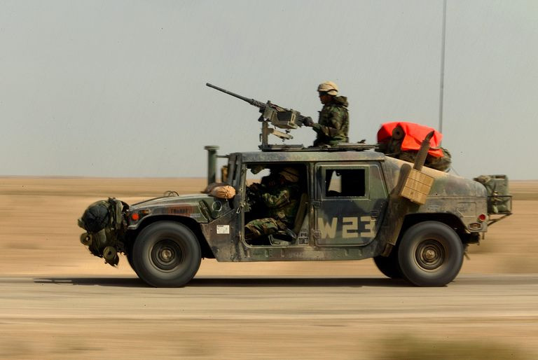 Áo giáp mới của binh sỹ quân đội Nga chống được đạn súng máy 12,7mm? ảnh 1