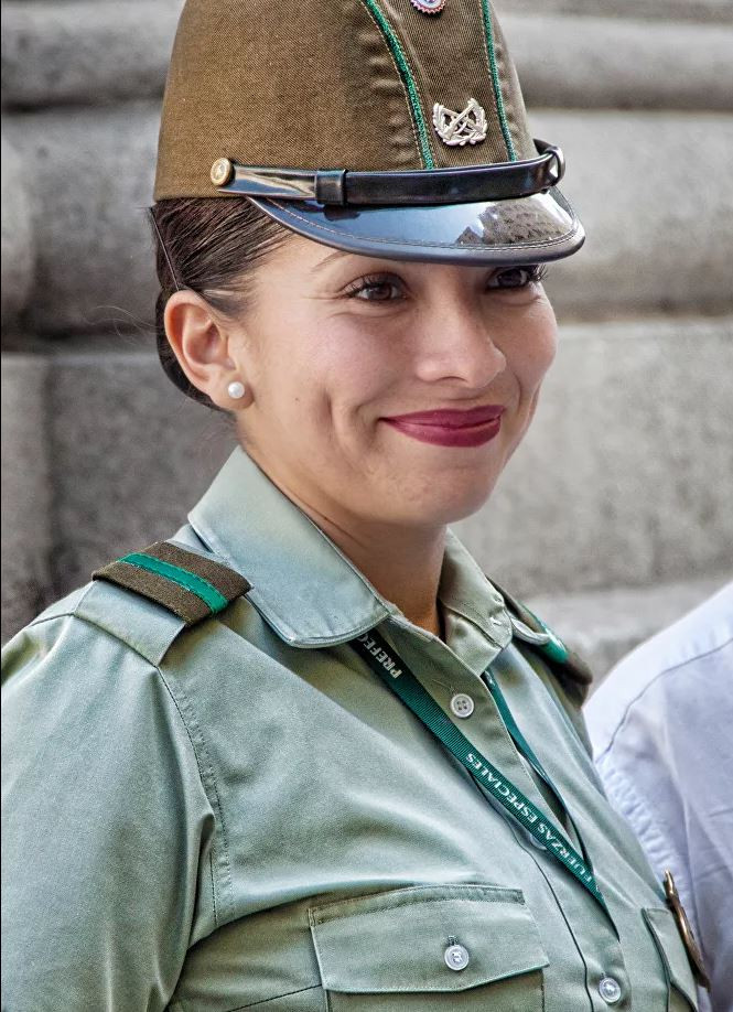 Bộ ảnh 'người đẹp trong quân đội' ở nhiều quốc gia ảnh 9