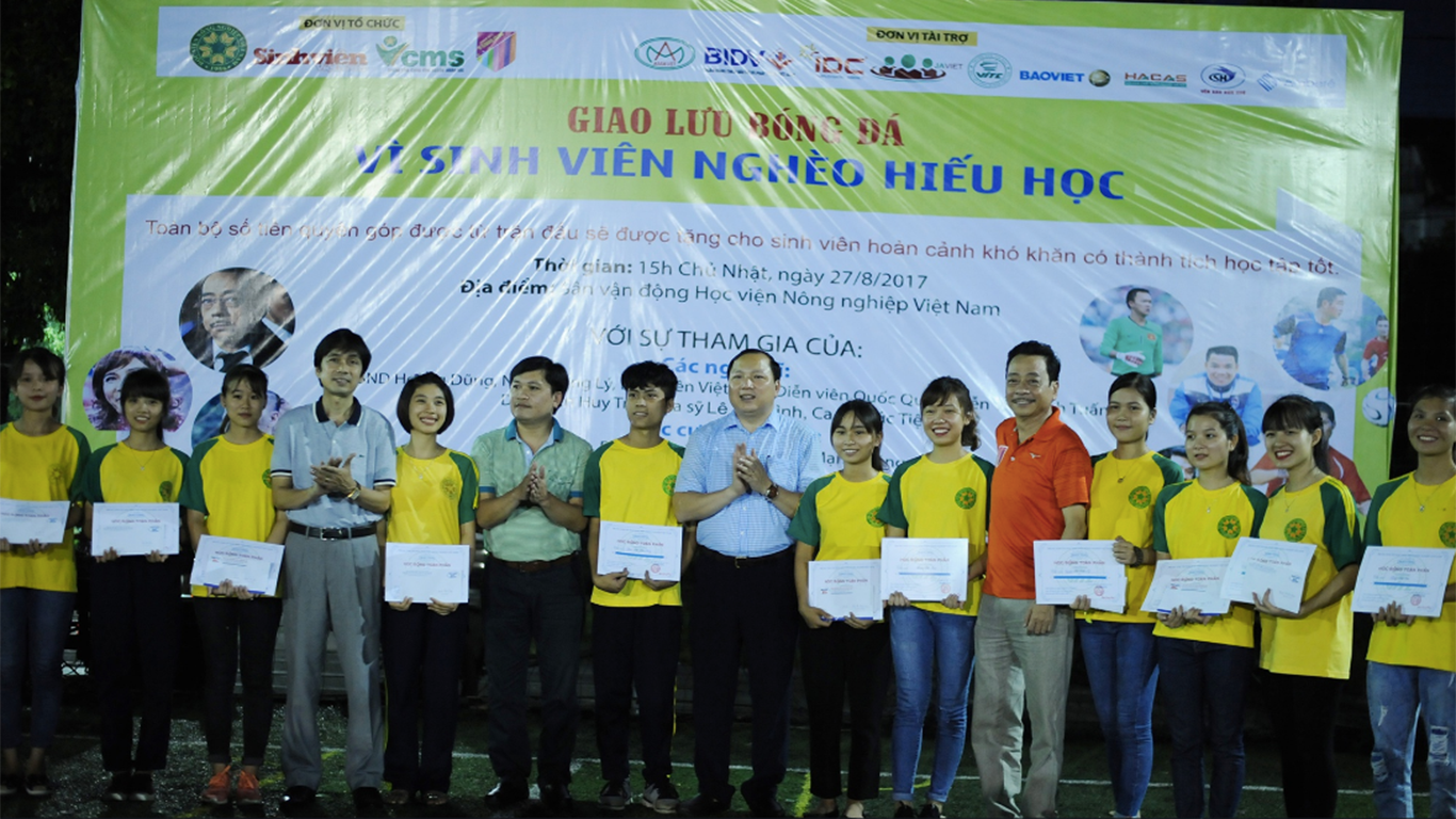 NSND Hoàng Dũng luôn hết mình vì sinh viên ảnh 5