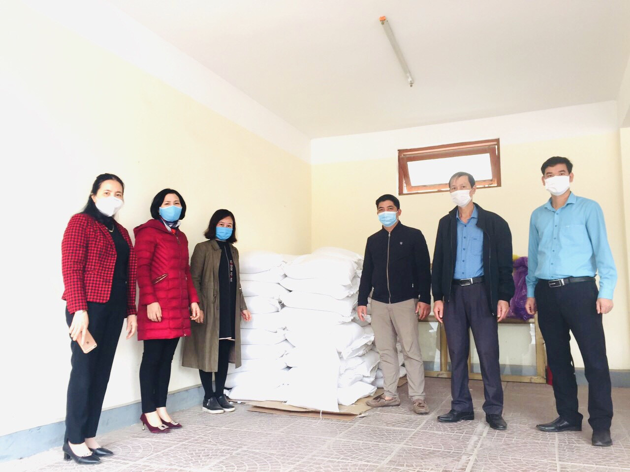 Nhiều đơn vị, tổ chức, cá nhân cùng Trường Đại học Sao Đỏ, Chí Linh ủng hộ phòng, chống dịch COVID-19 ảnh 1