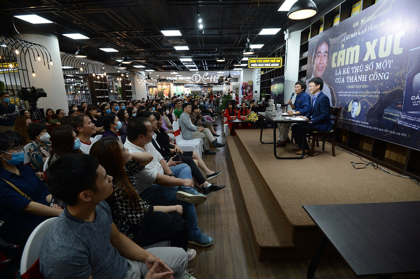 TS Lê Thẩm Dương chỉ nơi luyện não 6 múi ảnh 3