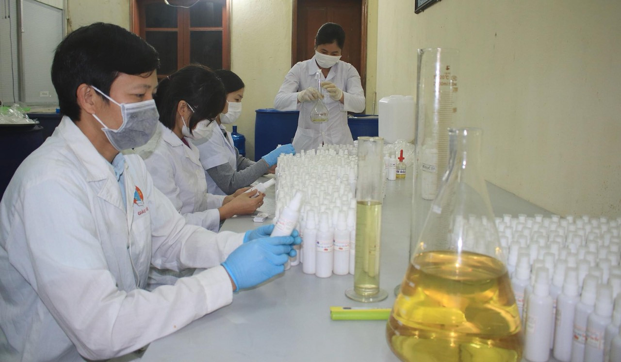 Nhiều đơn vị, tổ chức, cá nhân cùng Trường Đại học Sao Đỏ, Chí Linh ủng hộ phòng, chống dịch COVID-19 ảnh 3