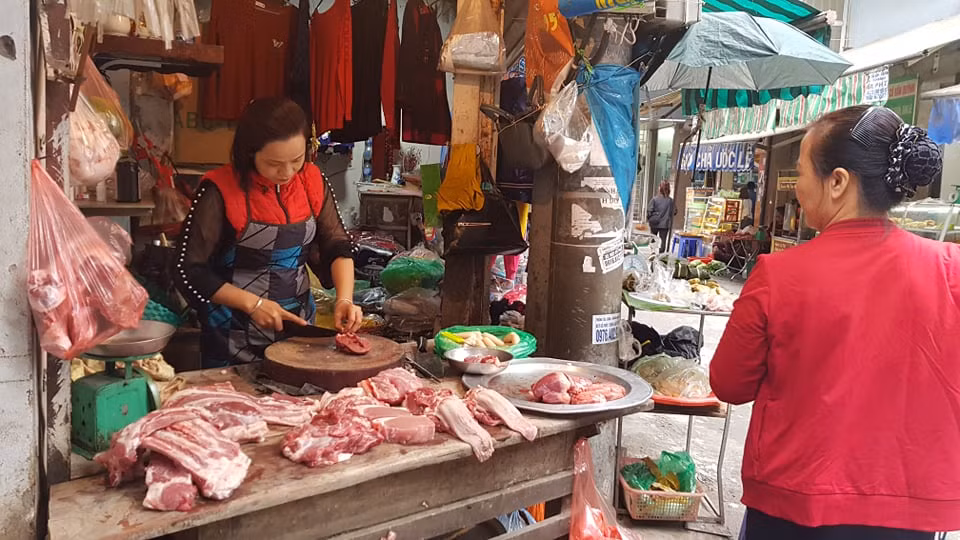 Thịt lợn không thiếu nhưng vẫn tăng giá từng ngày ảnh 1