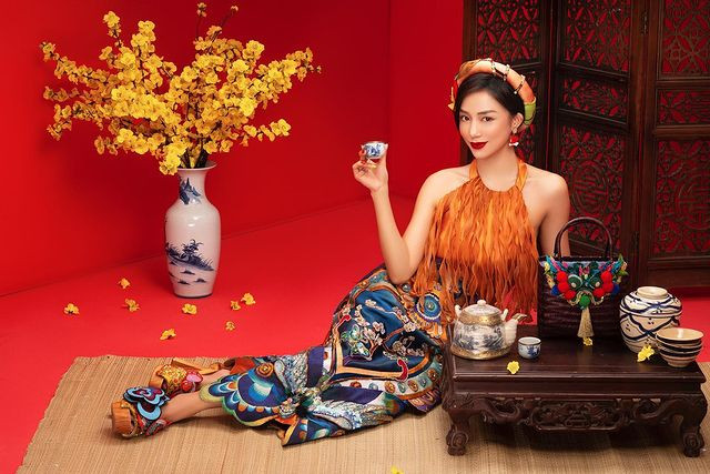 Loạt hot girl, rich kid đầu năm mới: Rạng rỡ váy xinh, khoe sương sương tiền lì xì khủng ảnh 4