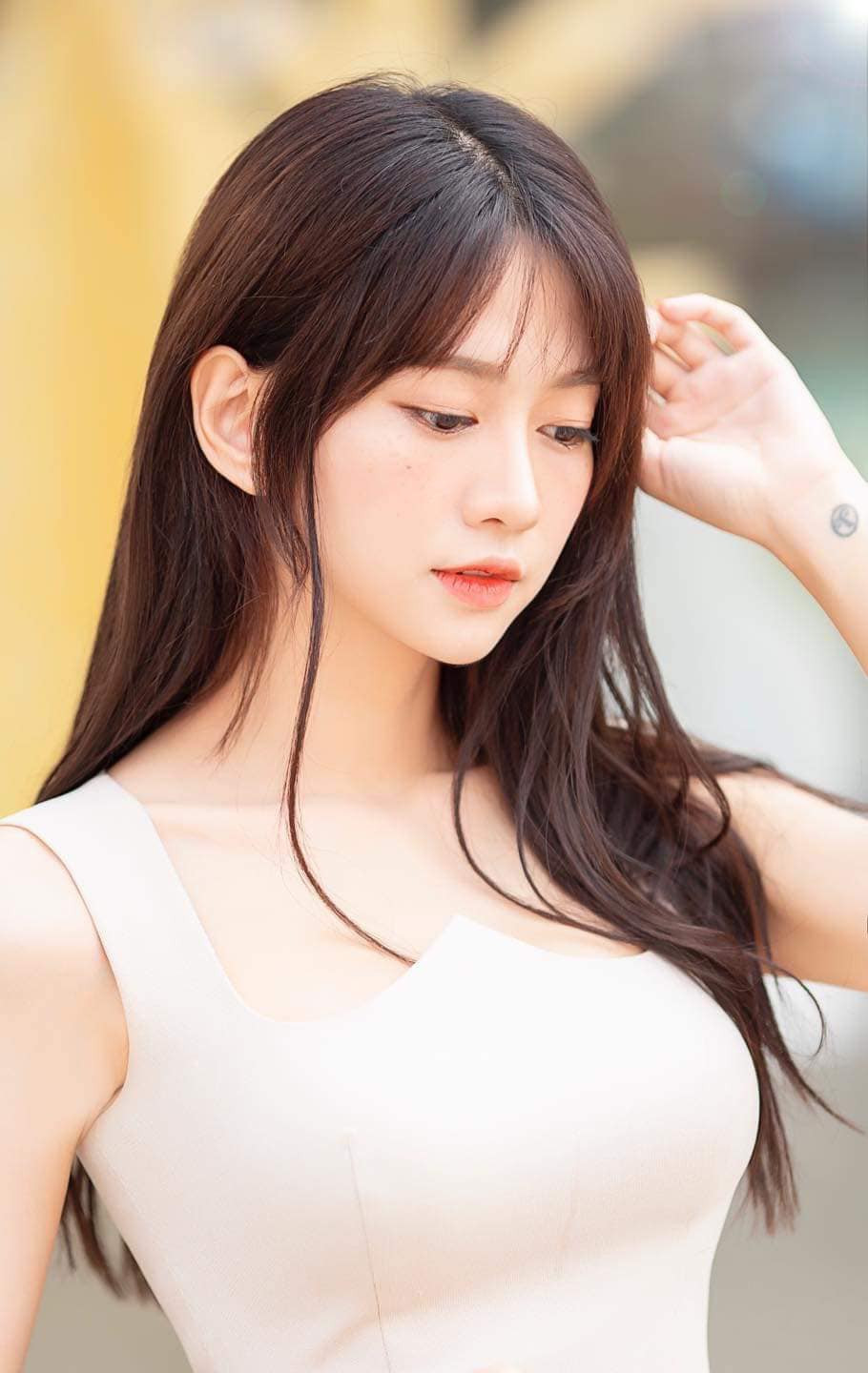 Lê Bống đăng clip đáp anti-fan, Linh Ka thăng hạng nhan sắc khoe vòng eo con kiến ảnh 1