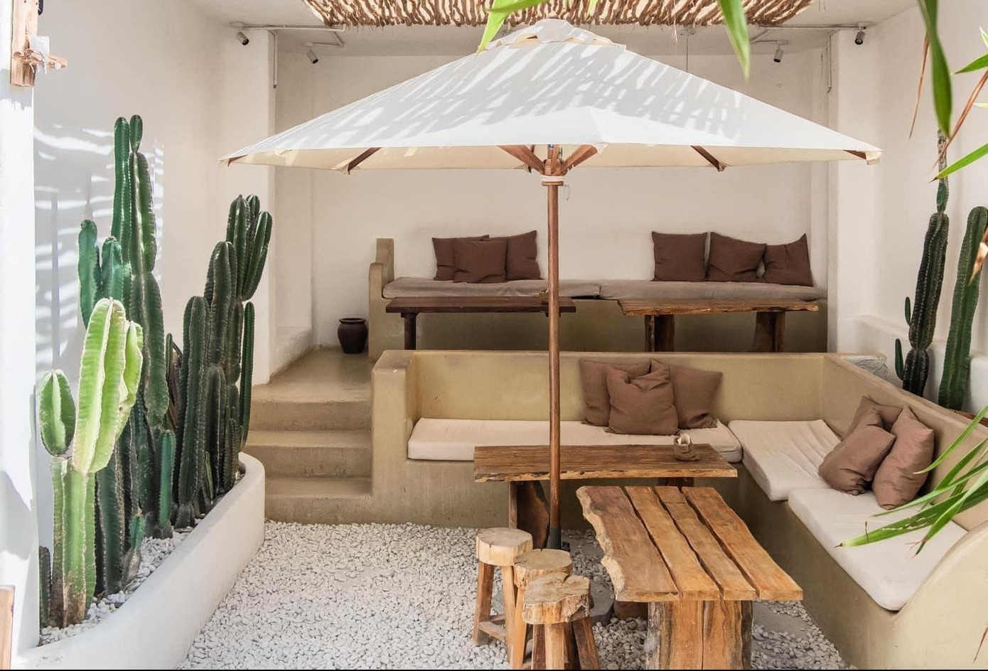 Hà Nội phố: Một cái Tết “mùa Cô-Vy” vẫn rất đỗi bình yên dù còn bao bộn bề lo lắng ảnh 9