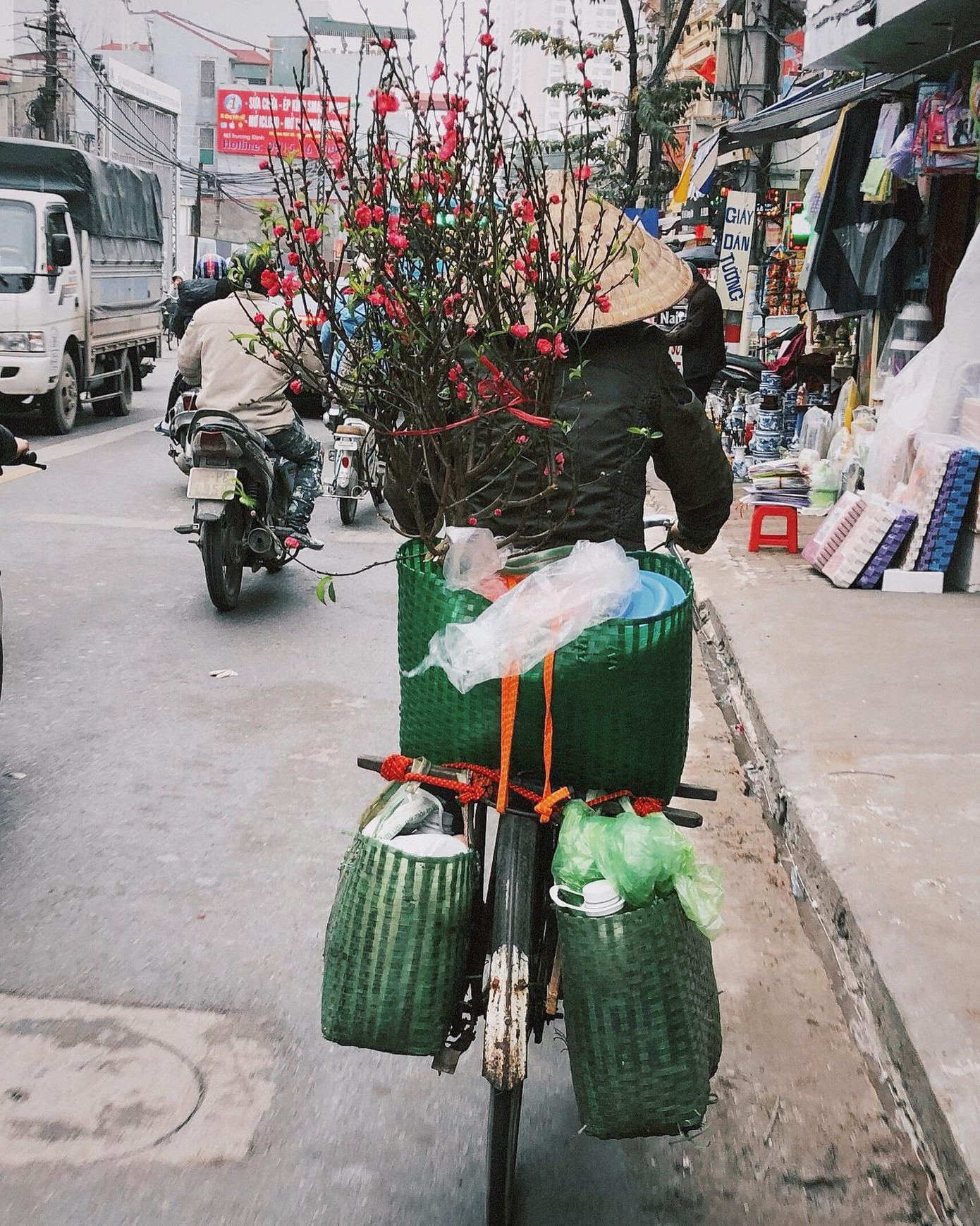 Tạm gác những âu lo, khắp nơi trên cả nước đều tràn ngập niềm vui “chở Tết về nhà“ ảnh 2