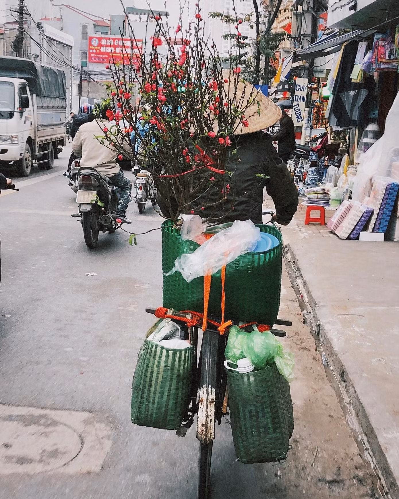 Tạm gác những âu lo, khắp nơi trên cả nước đều tràn ngập niềm vui “chở Tết về nhà“ ảnh 2