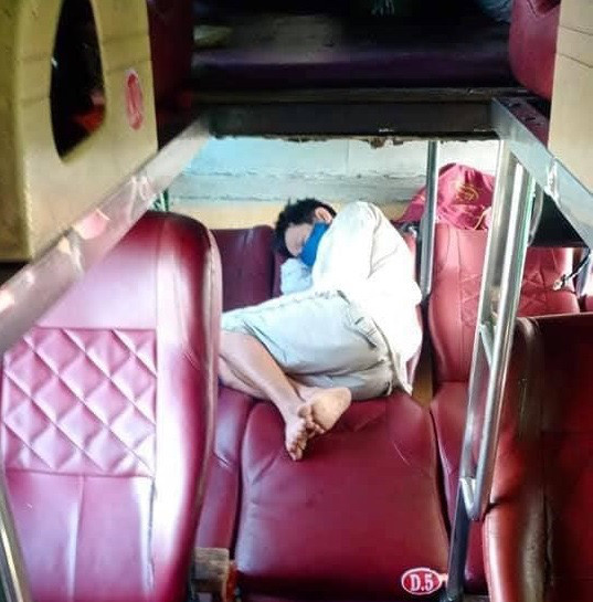 Người đàn ông phụ hồ bật khóc vì làm mất 32 triệu về quê ăn Tết và cái kết ấm lòng ảnh 2