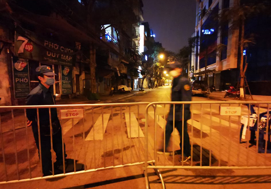 Bố của nữ bệnh nhân thứ 17 được cách ly trong đêm ảnh 3