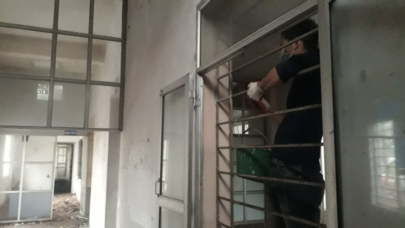 Hà Nội: Cải tạo bệnh viện bỏ hoang ở Mê Linh để phòng chống dịch Covid-19 ảnh 5