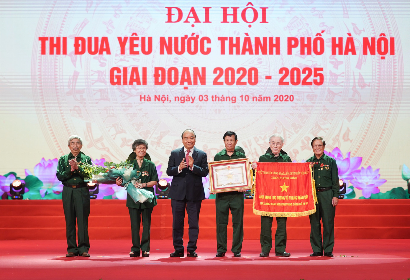 Thủ tướng dự Đại hội thi đua yêu nước thành phố Hà Nội ảnh 2