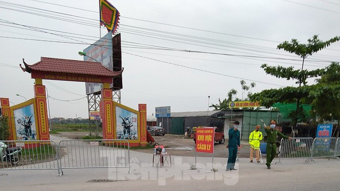 Ấm áp tình người giữa dịch COVID-19: Ngàn suất cơm miễn phí tặng người nghèo ảnh 5