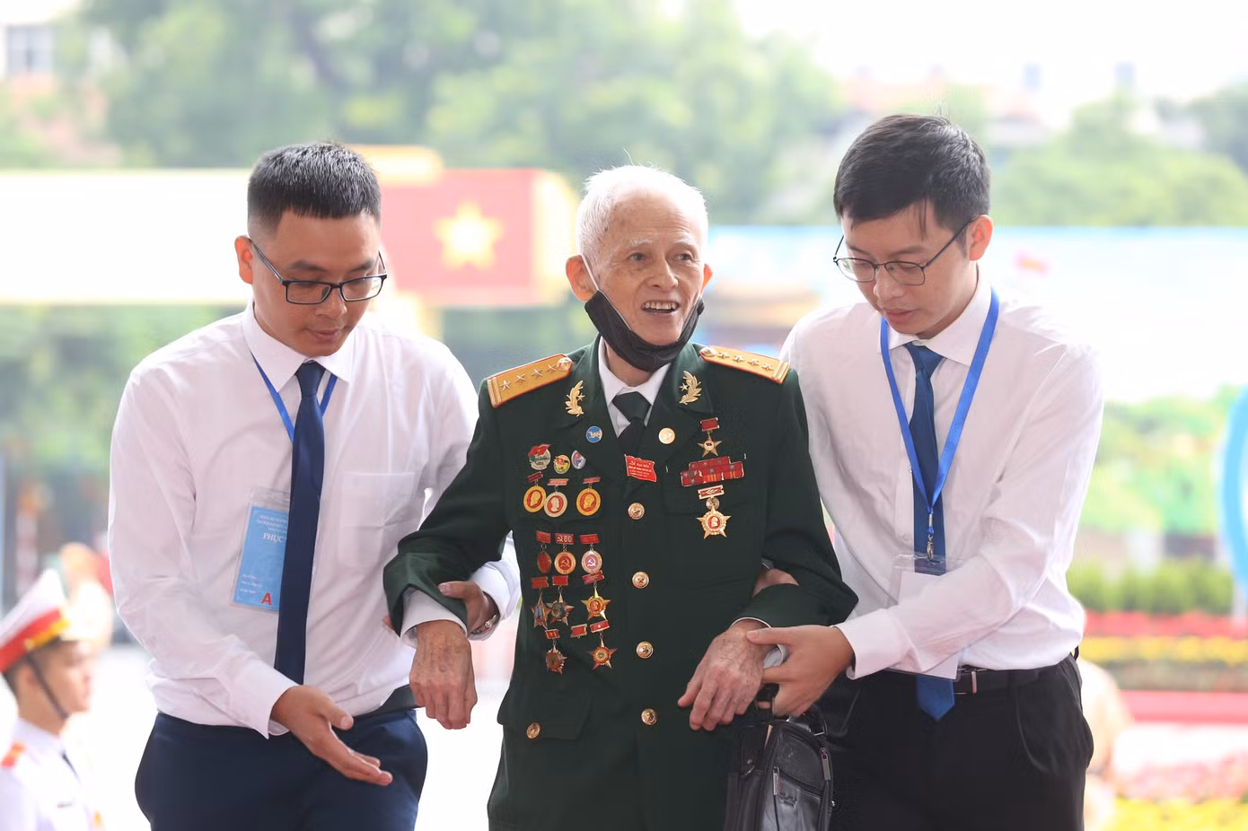 Tổng Bí thư, Chủ tịch nước dự phiên khai mạc Đại hội Đảng bộ TP Hà Nội ảnh 30