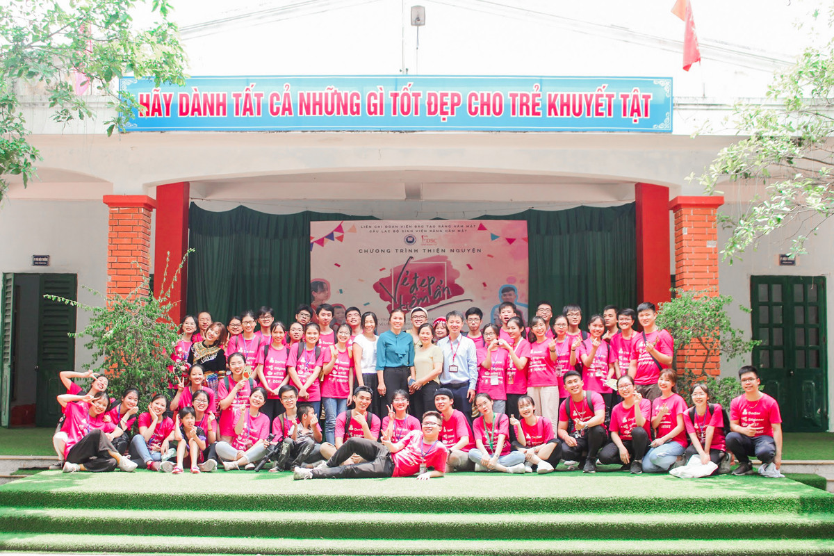 Mang nụ cười đến với trẻ em khuyết tật ảnh 7