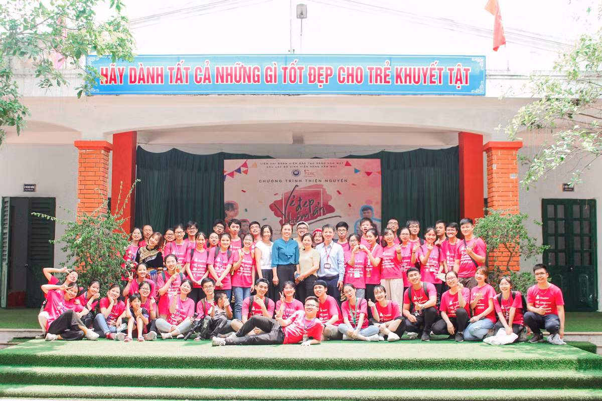 Mang nụ cười đến với trẻ em khuyết tật ảnh 7