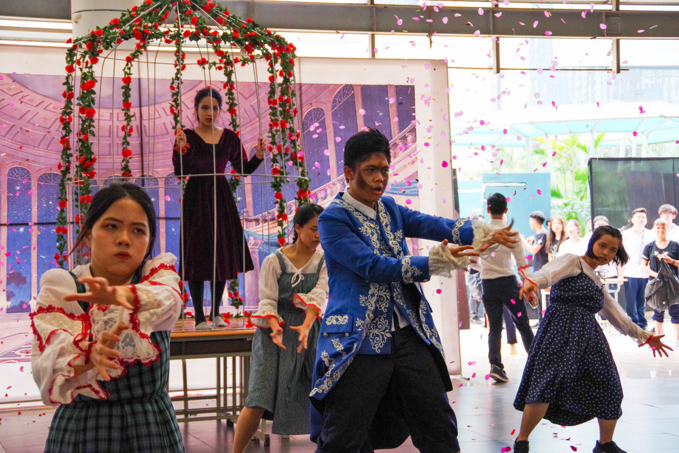 Gala HAT 2020: 30 tháng 2 - Vở nhạc kịch mang đậm dấu ấn của teen Amsers ảnh 6 Gala HAT 2020: 30 tháng 2 - Vở nhạc kịch mang đậm dấu ấn của teen Amsers ảnh 6