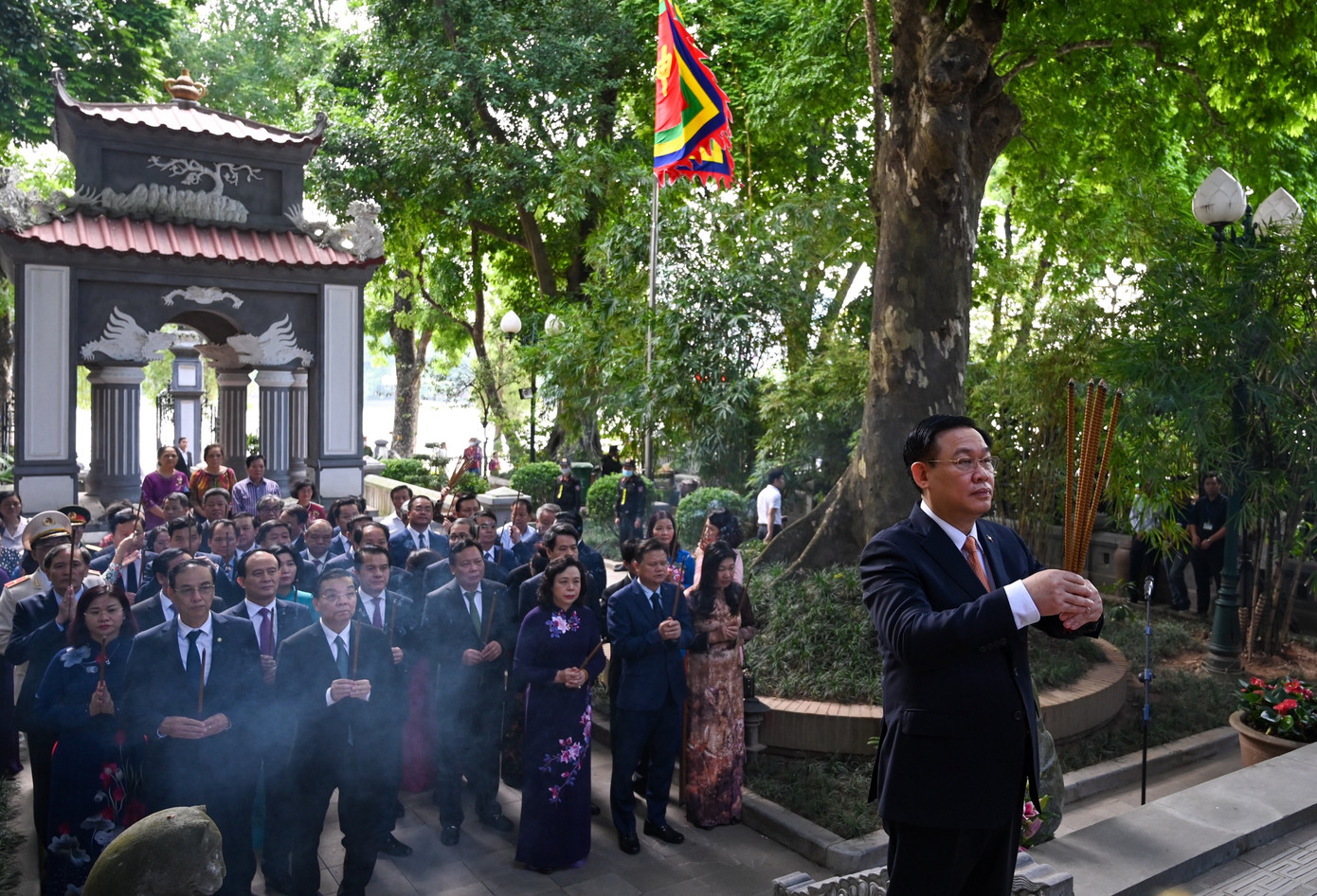 Lãnh đạo Hà Nội dâng hương tưởng nhớ liệt tổ, liệt tông, Chủ tịch Hồ Chí Minh ảnh 4