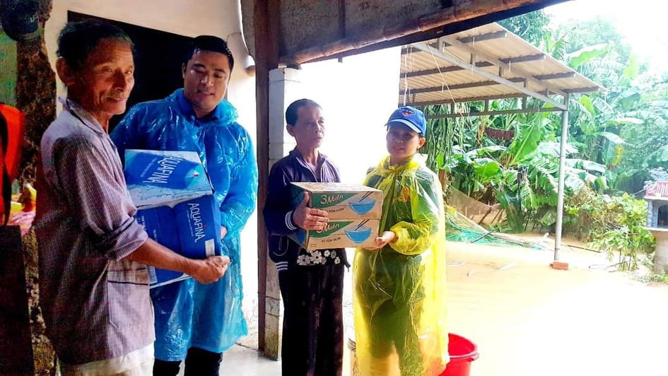 Hàng trăm nhà dân ngập tận mái, nguy cơ lũ chồng lũ ở Quảng Trị ảnh 12