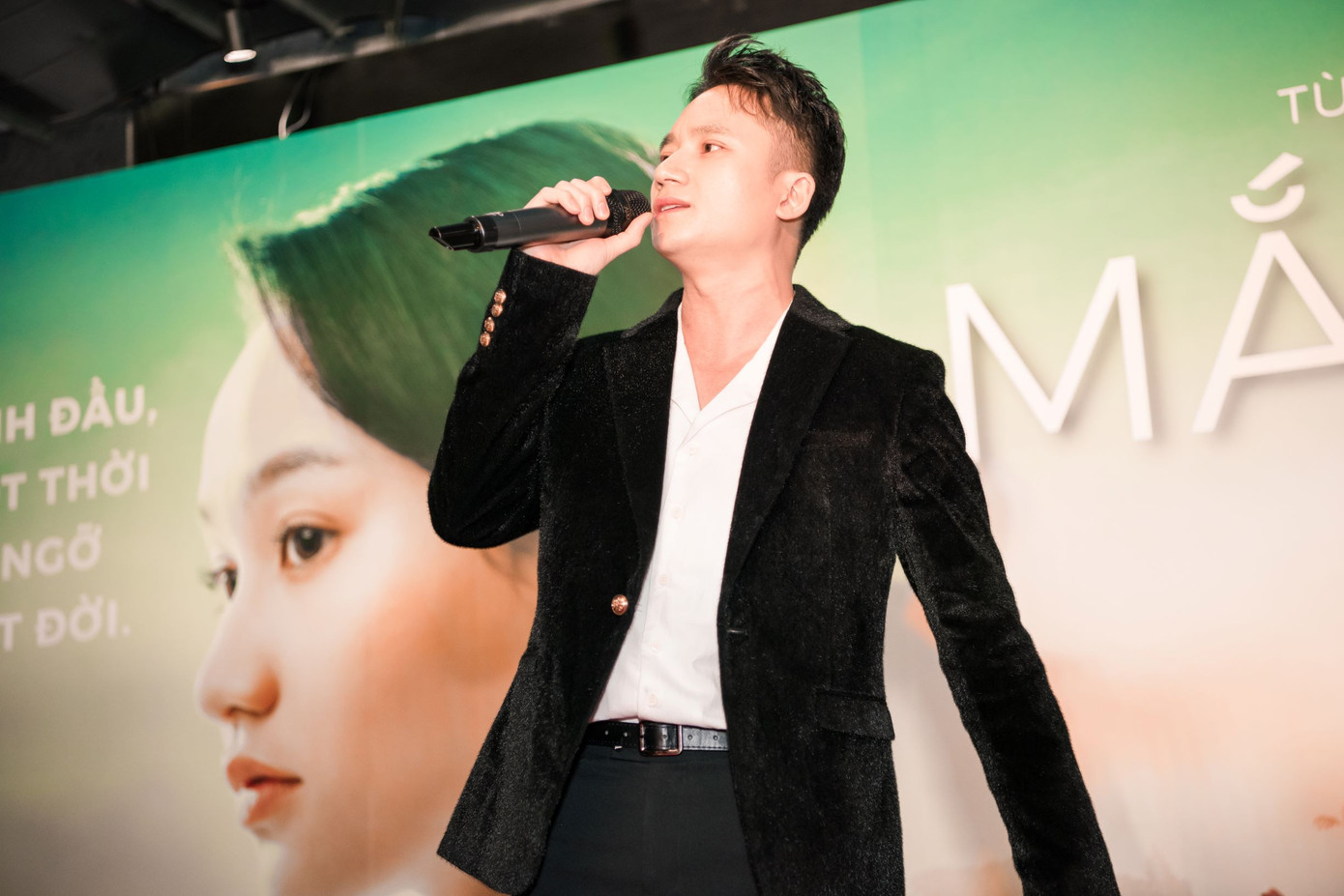 Phan Mạnh Quỳnh và Victor Vũ đưa ‘Mắt Biếc’ ra mắt ở Hà Nội ảnh 6