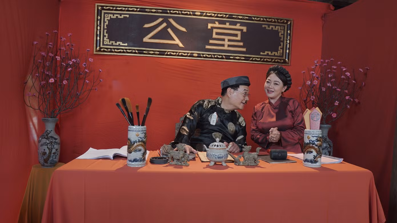 'Giấc mộng quan trường' đề cập vụ nước bẩn, cháy Rạng Đông, sàm sỡ ở thang máy ảnh 3
