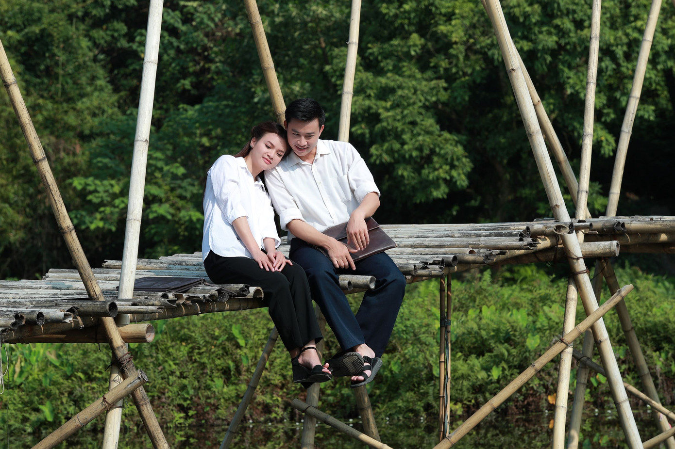 Phạm Phương Thảo khóc ngất trong phim ca nhạc đóng với Tiến Lộc ảnh 3