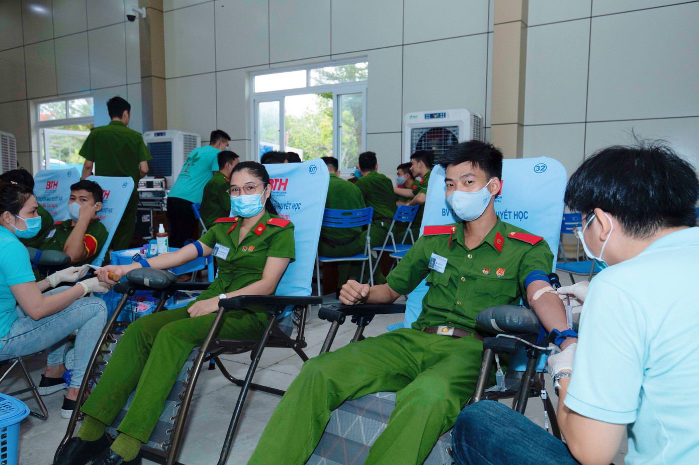 Hơn 1000 cảnh sát hiến máu cứu người ảnh 3