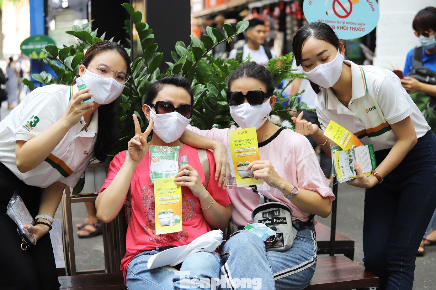 Sau gỡ bỏ giãn cách xã hội, người Sài Gòn dạo phố, chụp ảnh cuối tuần ảnh 24