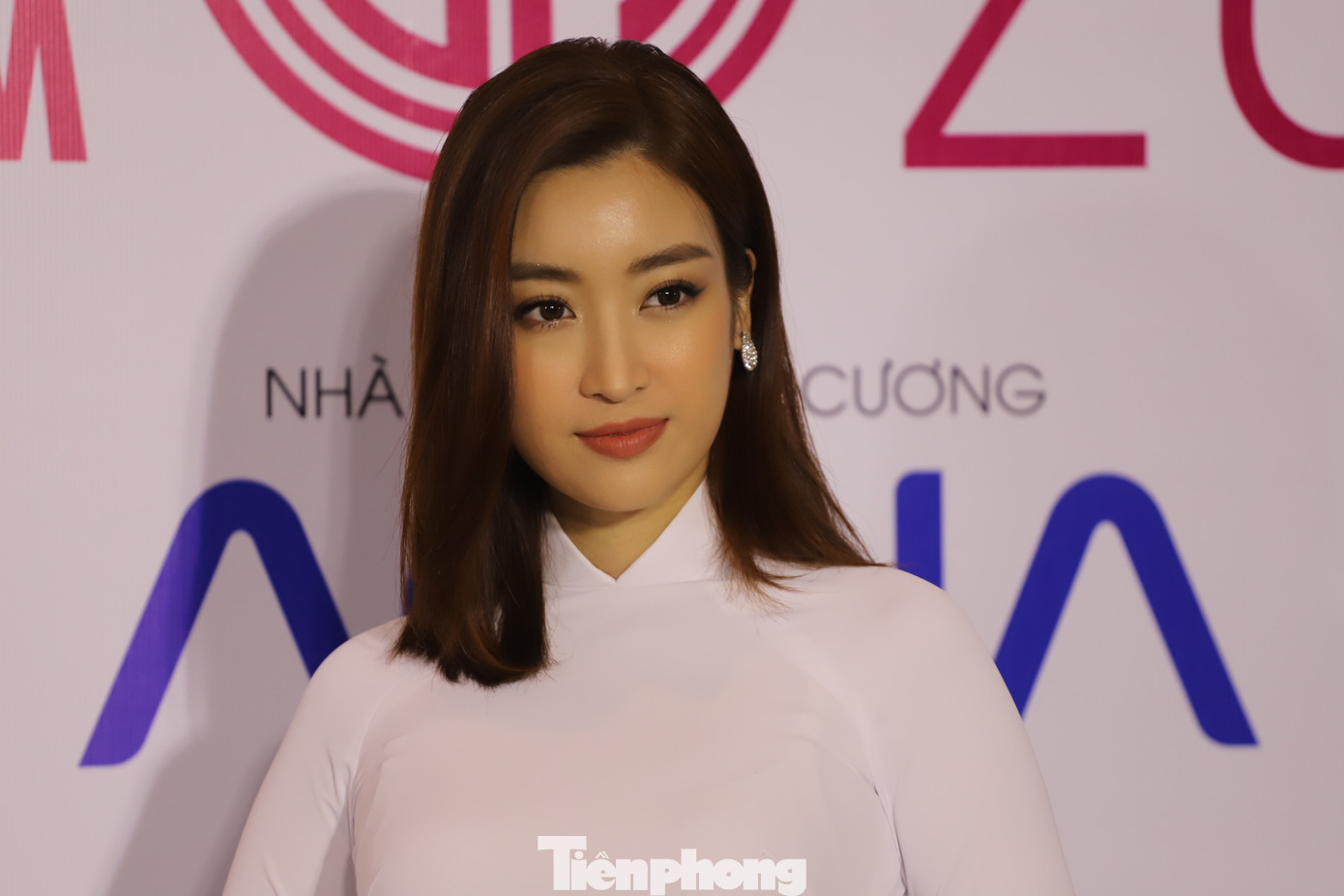 Nhan sắc 'thăng hạng' của Top 3 Hoa hậu Việt Nam 2018 sau 2 năm ảnh 6