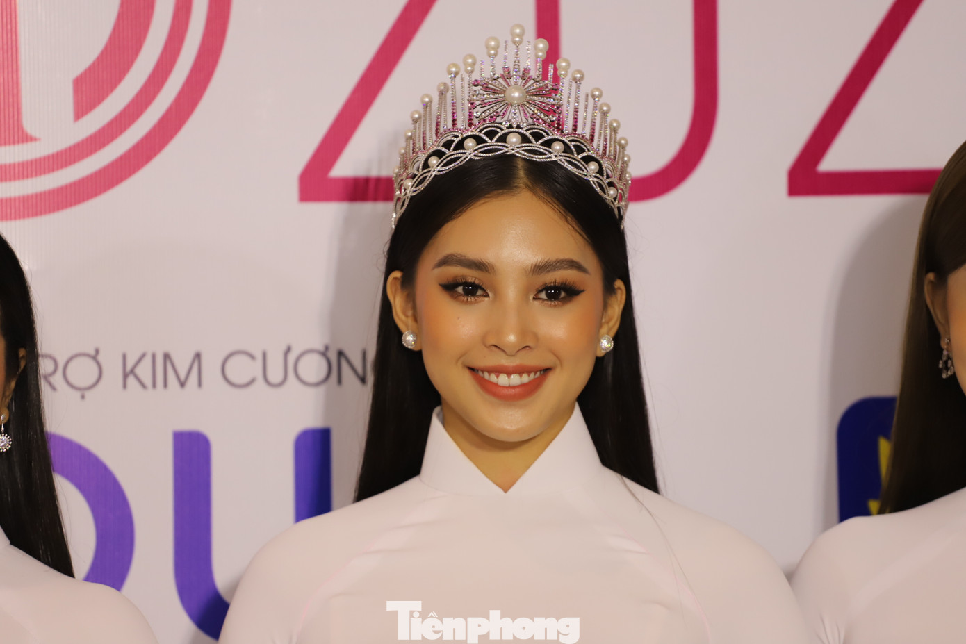 Nhan sắc 'thăng hạng' của Top 3 Hoa hậu Việt Nam 2018 sau 2 năm ảnh 1