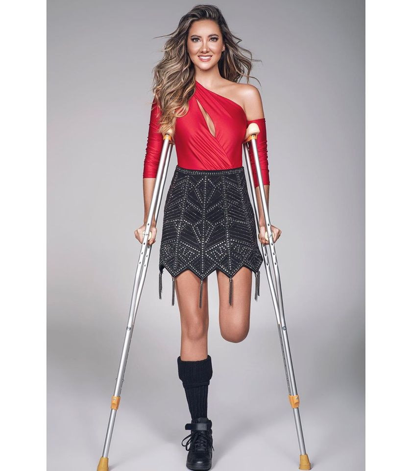 Hoa hậu Colombia bị cưa chân bất ngờ xuất hiện đầy xinh đẹp trên tạp chí thời trang ảnh 4