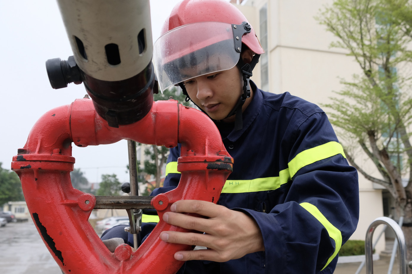 Chiến sĩ trẻ nhường bình dưỡng khí cứu người trong đám cháy ảnh 2